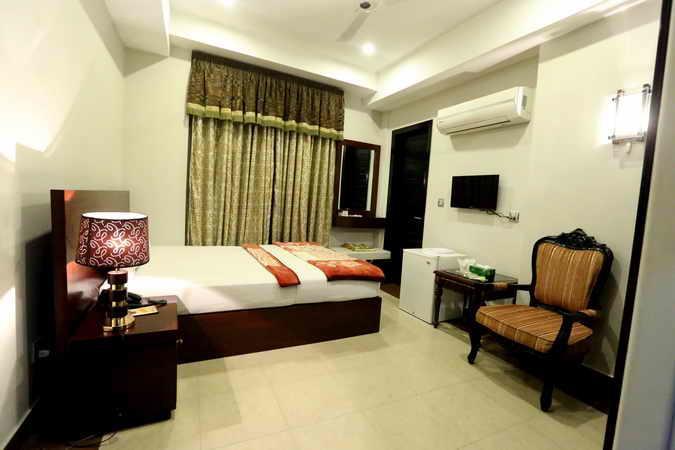 Hotel Multan Continental Exteriér fotografie