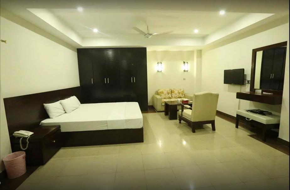 Hotel Multan Continental Exteriér fotografie